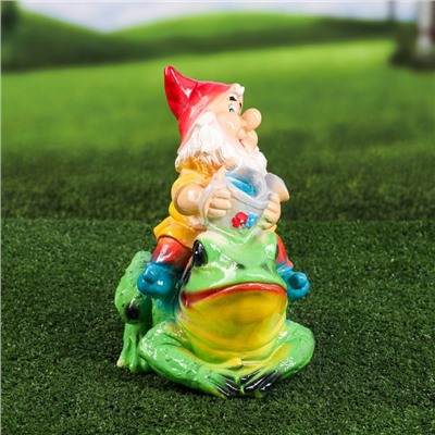 Садовая фигура "Гном с лягушкой", разноцветная, гипс, 26х18х29 см, микс