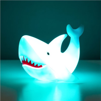 Ночник "Акула" LED от батареек сине-белый 12х14х8 см