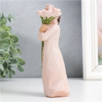 Сувенир полистоун "Девушка с розовыми каллами" 4х4,5х13 см