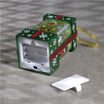 Светодиодная фигура «Зелёный подарок с ёлкой» 6.3 × 11.5 × 6.3 см, пластик, батарейки АААх3 (не в комплекте), эффект пламени