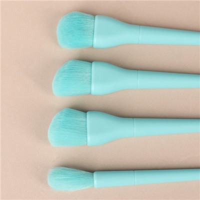 Набор кистей для макияжа «Marshmallow», 10 предметов, чехол на кнопке, цвет нежно-голубой