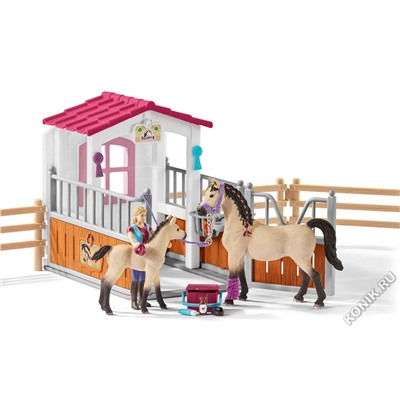 Набор Schleich «Стойло с арабскими лошадьми и девушкой-конюхом»