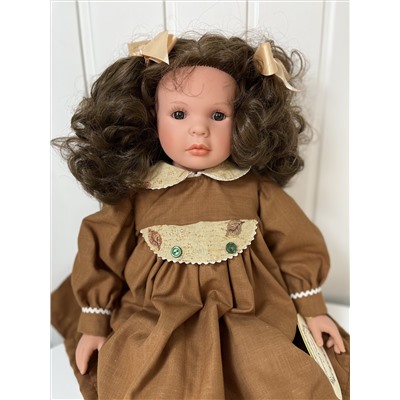 Коллекционная кукла "Даниела"(брюнетка), 60 см, арт. 9031