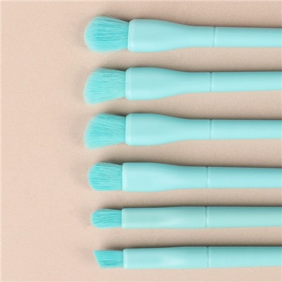 Набор кистей для макияжа «Marshmallow», 10 предметов, чехол на кнопке, цвет нежно-голубой