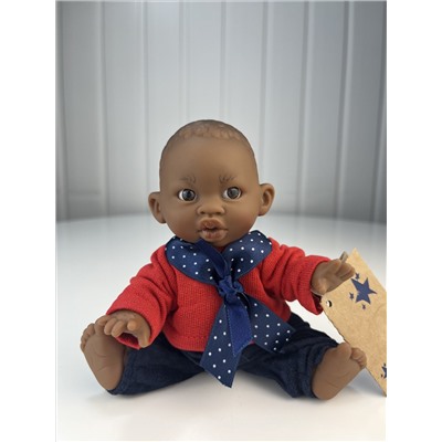 Кукла Джестито "Инфант", 18 см, в красной кофте с бантом, темнокожий, арт. 10000U-6