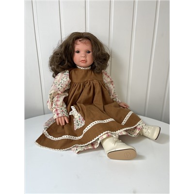 Коллекционная кукла "Даниела"( брюнетка), 60 см, арт. 9023