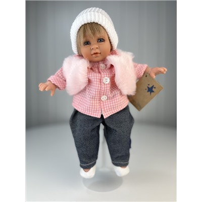 Кукла "Джестито", девочка в клетчатой рубашке, джинсах и шапочке, 28 см, арт. 10001
