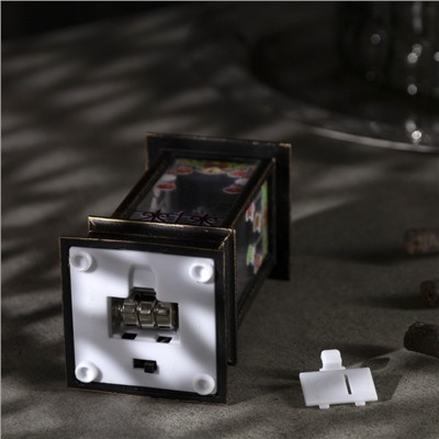 Светодиодная фигура «Камин с носками» 5.5 × 13 × 5.5 см, пластик, батарейки AG13х3, свечение тёплое белое