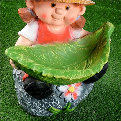 Садовая фигура "Девочка на камне с листом" 48х29см