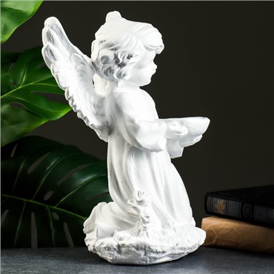 Фигура "Ангел с чашей" белый 19х19х33см
