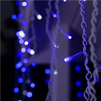Гирлянда «Бахрома» 4 × 0.6 м, IP44, белая нить, 180 LED, свечение синее, мерцание белым, 220 В
