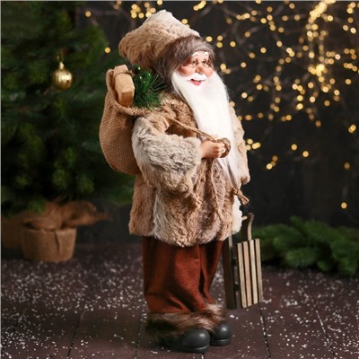 Дед Мороз "В меховом колпачке, подарками и санками" 47 см, коричневый