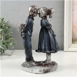 Сувенир полистоун "Девочка и мальчик с букетом" серебро 15,5х11,2х21 см